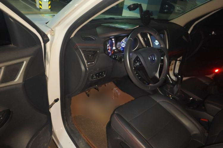 Used CHANGAN CS75 2017 Shangkui Edition 1.5T Manual Fengxiang Model Driver Seat