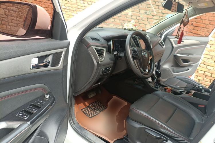 Used CHANGAN CS75 2017 Shangkui Edition 1.5T Automatic Fengxiang Model Driver Seat