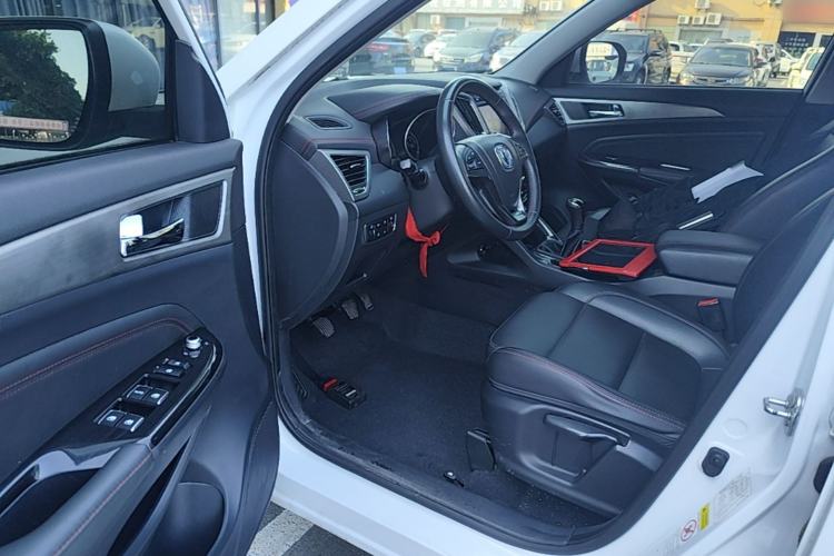 Used CHANGAN CS75 2017 Shangkui Edition 1.5T Manual Fengxiang Model Driver Seat