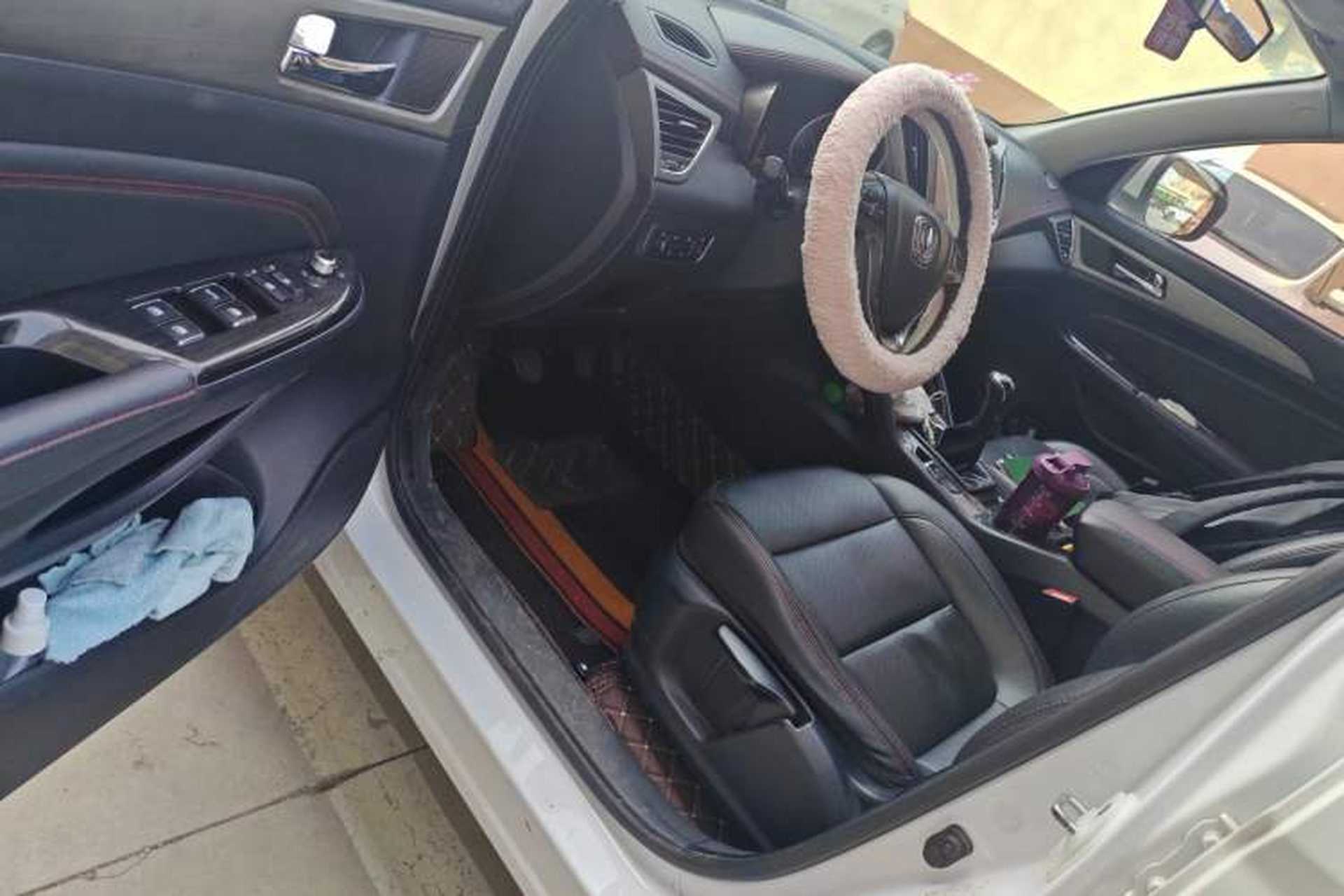 Used CHANGAN CS75 2017 Shangku Edition 1.5T Manual ZhiXiang Model Driver Seat