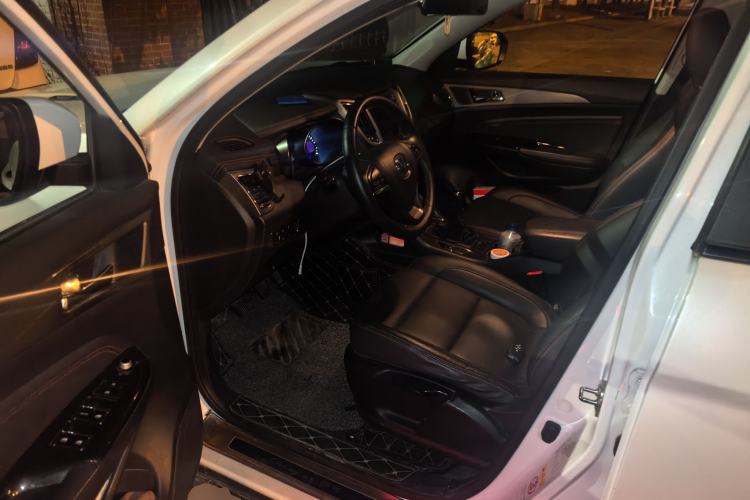 Used CHANGAN CS75 2017 Shangkui Edition 1.5T Manual Fengxiang Model Driver Seat