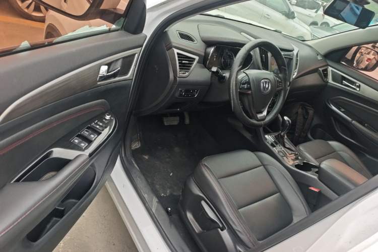 Used CHANGAN CS75 2017 Shangkui Edition 1.5T Automatic Fengxiang Model Driver Seat