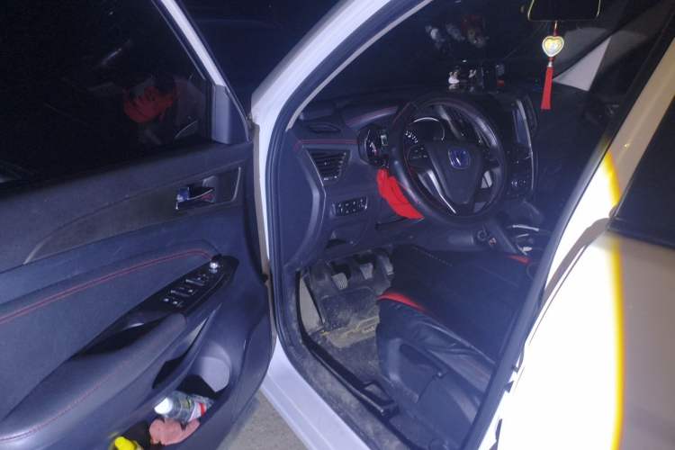 Used CHANGAN CS75 2017 Shangku Edition 1.5T Manual ZhiXiang Model Driver Seat
