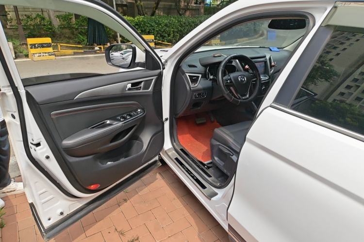 Used CHANGAN CS75 2017 Shangkui Edition 1.5T Automatic Fengxiang Model Driver Seat
