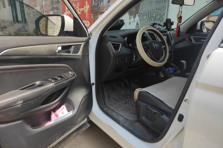Used CHANGAN CS75 2017 Shangku Edition 1.5T Manual ZhiXiang Model Driver Seat