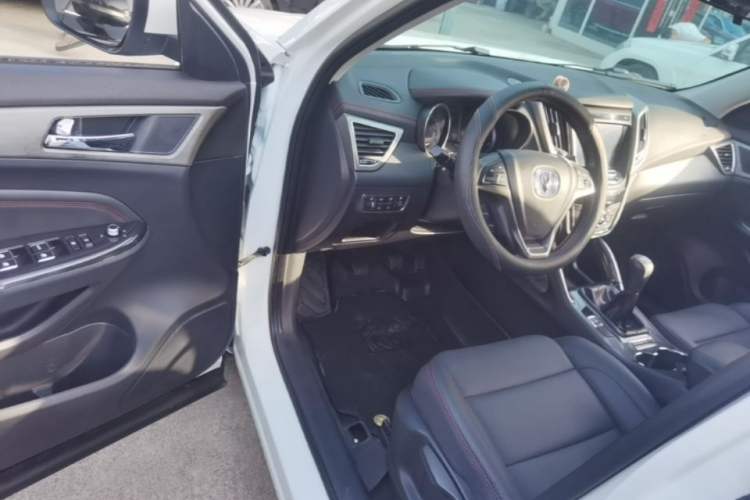 Used CHANGAN CS75 2017 Shangku Edition 1.5T Manual ZhiXiang Model Driver Seat