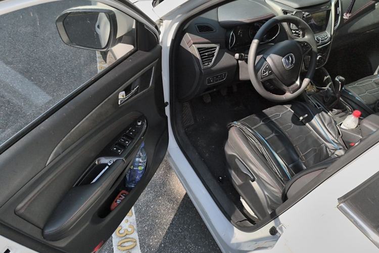 Used CHANGAN CS75 2017 Shangku Edition 1.5T Manual ZhiXiang Model Driver Seat
