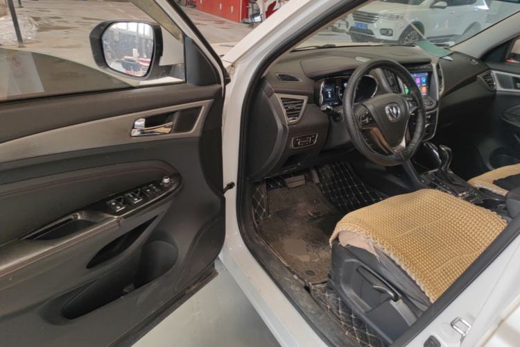 Used CHANGAN CS75 2017 Shangkui Edition 1.5T Automatic Fengxiang Model Driver Seat