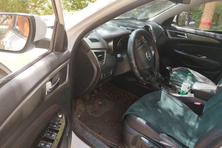 Used CHANGAN CS75 2017 Shangkui Edition 1.5T Manual Fengxiang Model Driver Seat