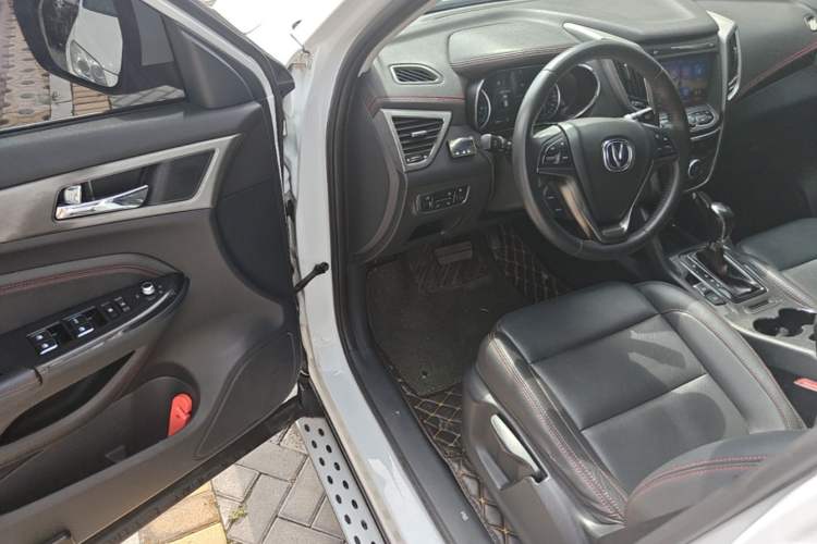 Used CHANGAN CS75 2017 Shangkui Edition 1.5T Automatic Fengxiang Model Driver Seat