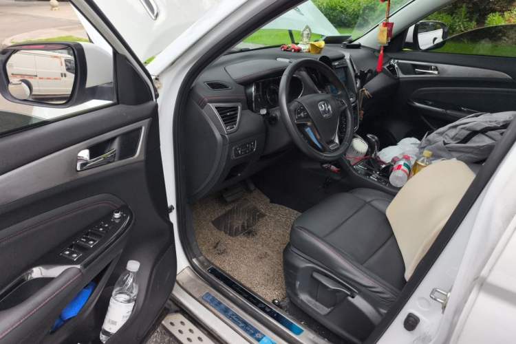 Used CHANGAN CS75 2017 Shangkui Edition 1.5T Automatic Fengxiang Model Driver Seat