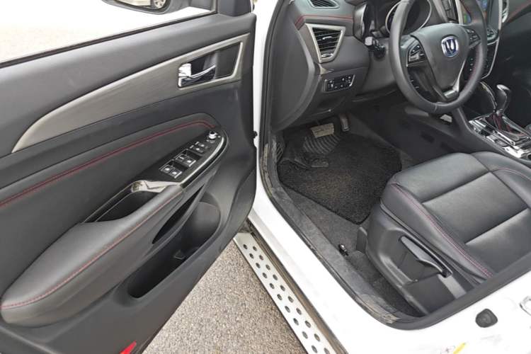 Used CHANGAN CS75 2017 Shangkui Edition 1.5T Automatic Fengyue Model Driver Seat