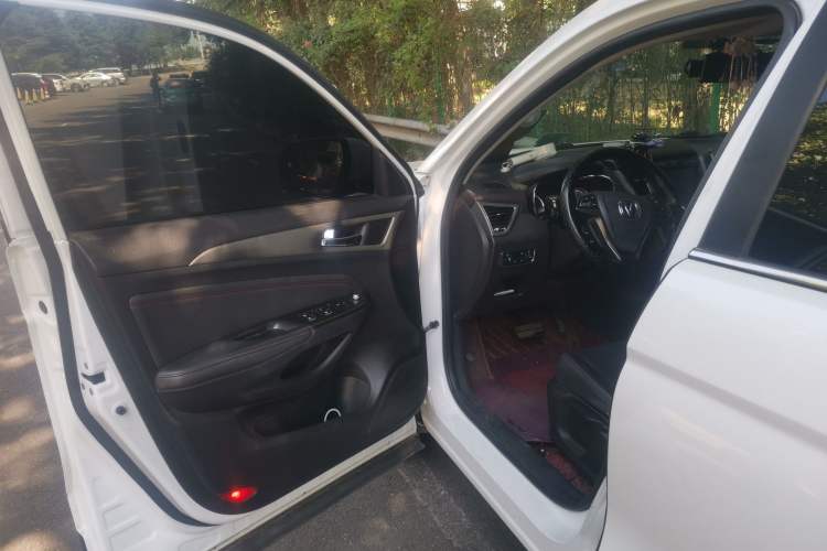 Used CHANGAN CS75 2017 Shangkui Edition 1.5T Automatic Fengxiang Model Driver Seat