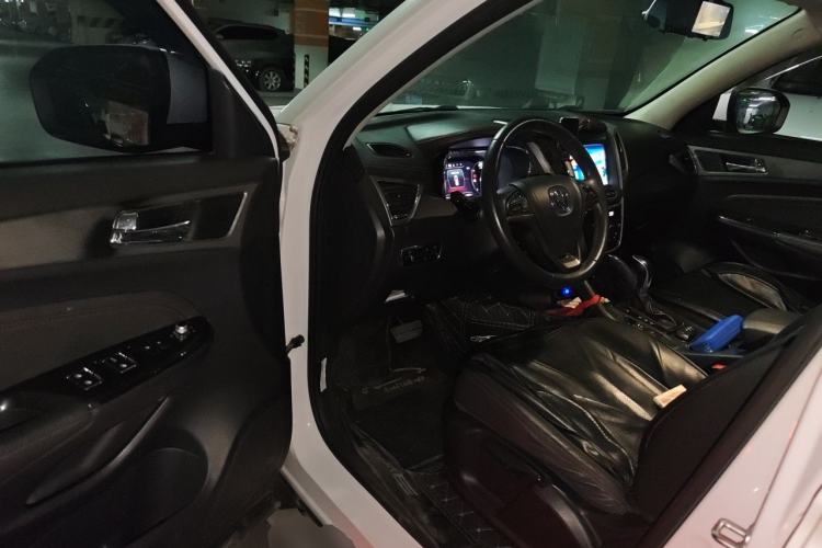 Used CHANGAN CS75 2017 Shangkui Edition 1.5T Automatic Fengxiang Model Driver Seat