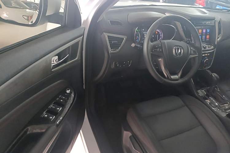 Used CHANGAN CS75 2017 Shangkui Edition 1.5T Automatic Fengxiang Model Driver Seat