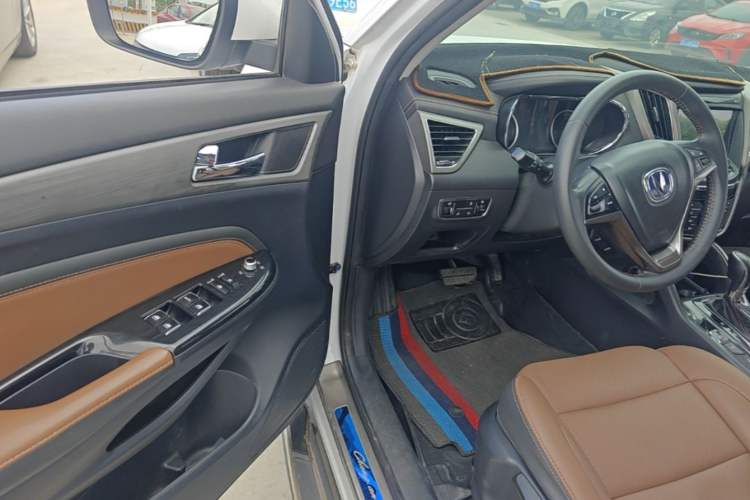 Used CHANGAN CS75 2017 Shangkui Edition 1.5T Automatic Fengxiang Model Driver Seat