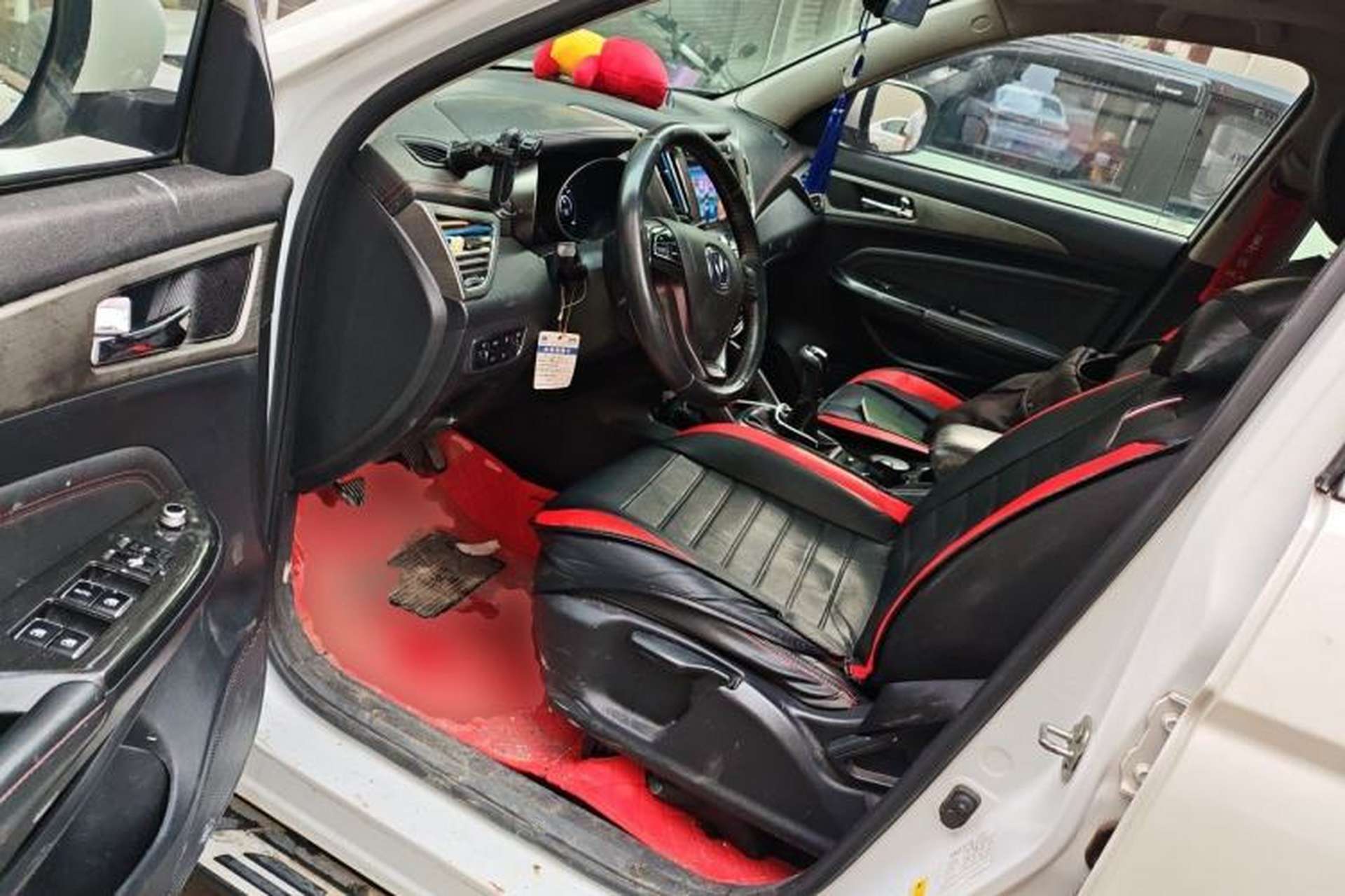 Used CHANGAN CS75 2017 Shangku Edition 1.5T Manual ZhiXiang Model Driver Seat