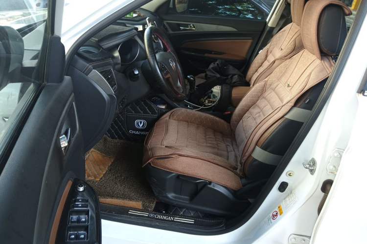 Used CHANGAN CS75 2017 Shangku Edition 1.5T Manual ZhiXiang Model Driver Seat