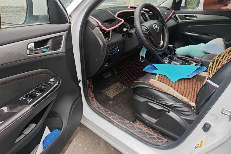 Used CHANGAN CS75 2017 Shangkui Edition 1.5T Automatic Fengxiang Model Driver Seat