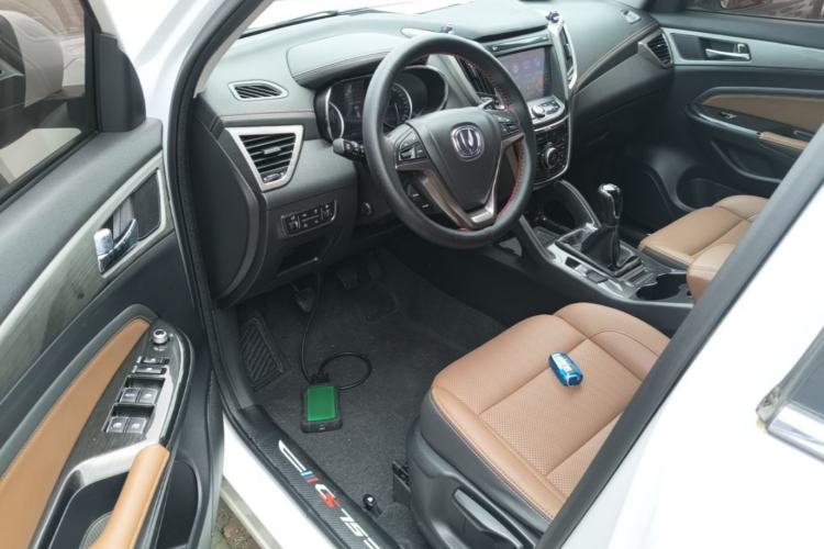 Used CHANGAN CS75 2017 Shangkui Edition 1.5T Manual Fengxiang Model Driver Seat