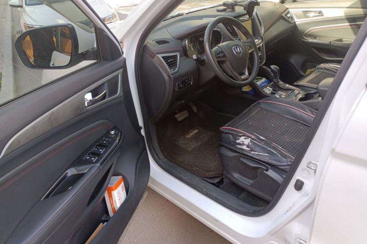 Used CHANGAN CS75 2017 Shangkui Edition 1.5T Automatic Fengxiang Model Driver Seat
