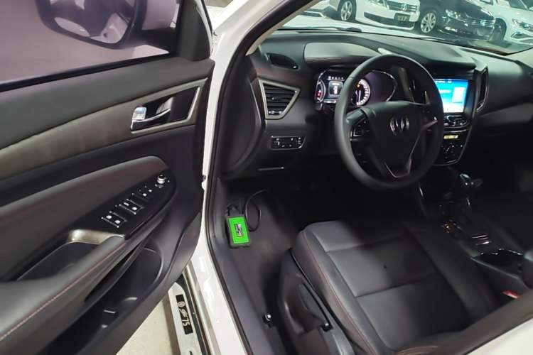 Used CHANGAN CS75 2017 Shangkui Edition 1.5T Automatic Fengxiang Model Driver Seat