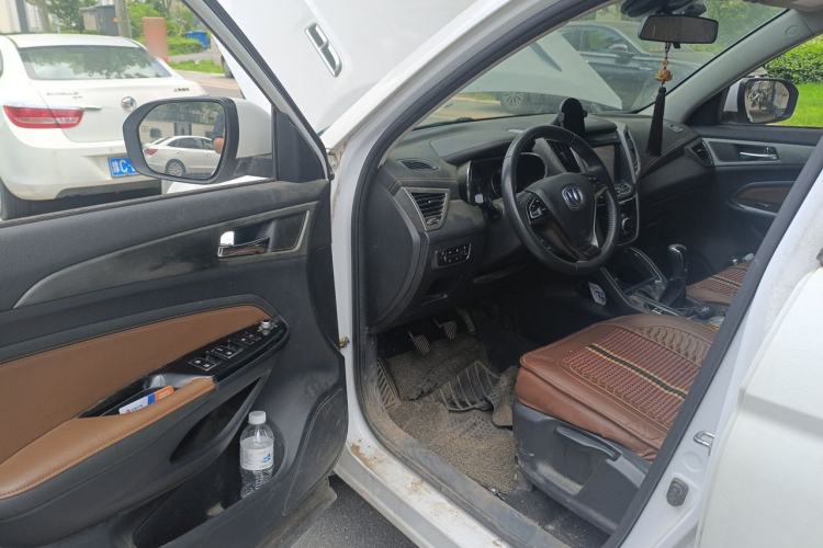 Used CHANGAN CS75 2017 Shangkui Edition 1.5T Manual Fengxiang Model Driver Seat