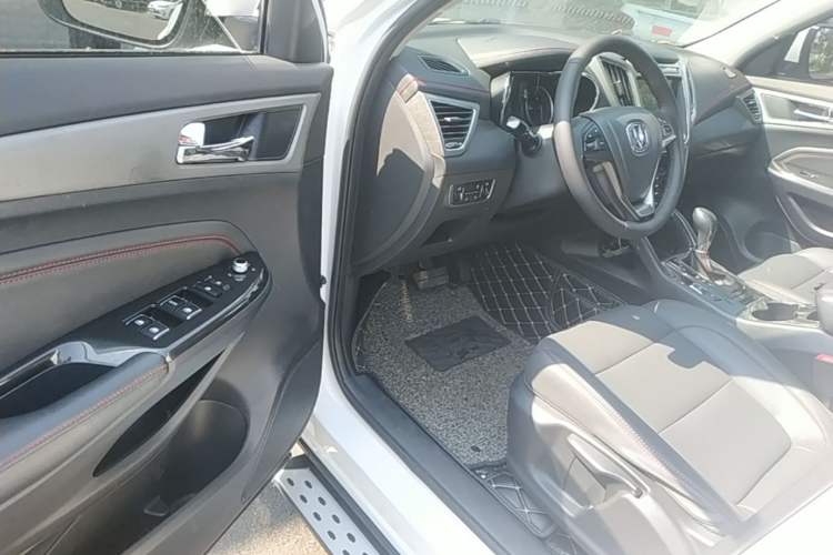 Used CHANGAN CS75 2017 Shangkui Edition 1.5T Automatic Fengxiang Model Driver Seat