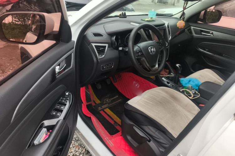 Used CHANGAN CS75 2017 Shangku Edition 1.5T Manual ZhiXiang Model Driver Seat