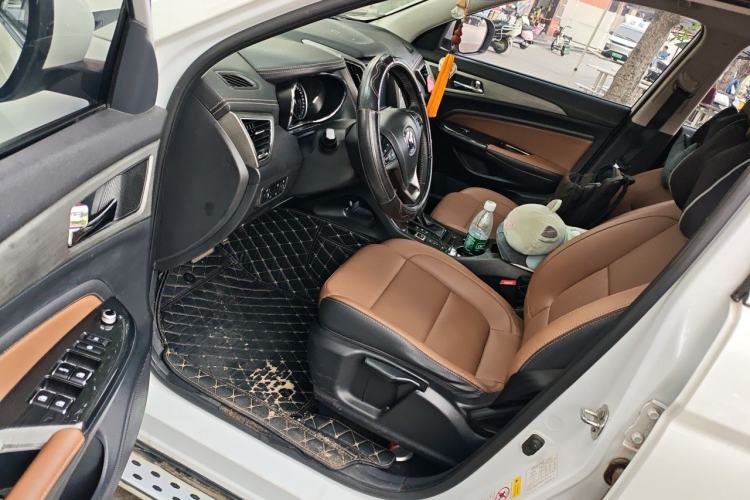 Used CHANGAN CS75 2017 Shangkui Edition 1.5T Automatic Fengxiang Model Driver Seat