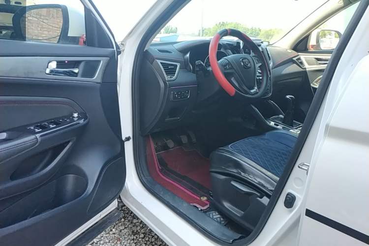 Used CHANGAN CS75 2017 Shangku Edition 1.5T Manual ZhiXiang Model Driver Seat