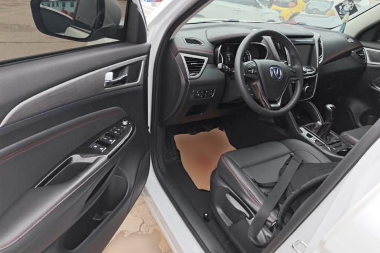 Used CHANGAN CS75 2017 Shangku Edition 1.5T Manual ZhiXiang Model Driver Seat
