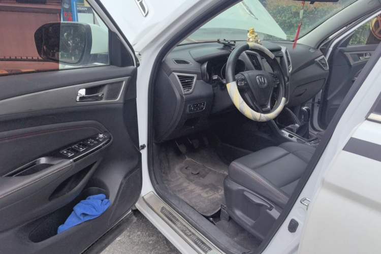Used CHANGAN CS75 2017 Shangku Edition 1.5T Manual ZhiXiang Model Driver Seat