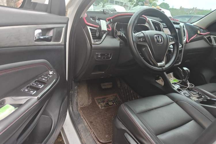 Used CHANGAN CS75 2017 Shangkui Edition 1.5T Automatic Fengxiang Model Driver Seat