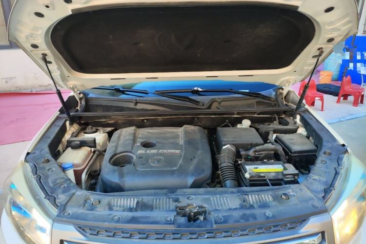 Used CHANGAN CS75 2017 Shangkui Edition 1.5T Manual Fengxiang Model Engine Bay