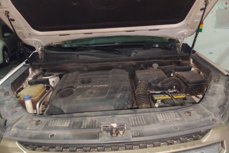 Used CHANGAN CS75 2017 Shangkui Edition 1.5T Manual Fengxiang Model Engine Bay