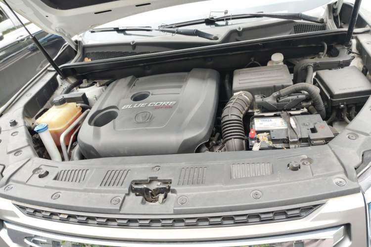 Used CHANGAN CS75 2017 Shangkui Edition 1.5T Manual Fengxiang Model Engine Bay