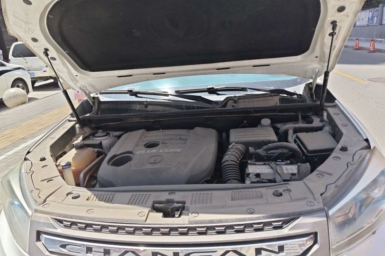 Used CHANGAN CS75 2017 Shangkui Edition 1.5T Manual Fengxiang Model Engine Bay