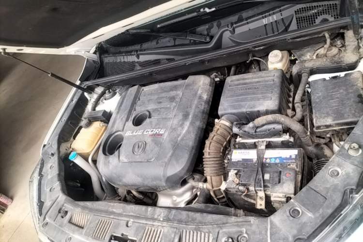 Used CHANGAN CS75 2017 Shangkui Edition 1.5T Manual Fengxiang Model Engine Bay