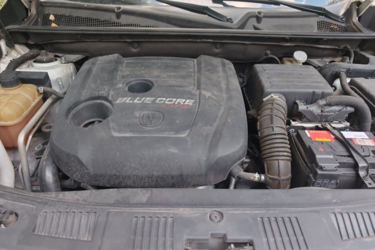 Used CHANGAN CS75 2017 Shangkui Edition 1.5T Automatic Fengxiang Model Engine Bay