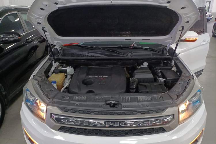 Used CHANGAN CS75 2017 Shangkui Edition 1.8T Automatic All-Wheel-Drive Elite Model Engine Bay
