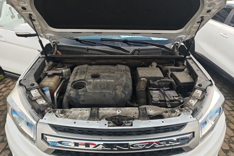 Used CHANGAN CS75 2017 Shangkui Edition 1.5T Automatic Fengxiang Model Engine Bay