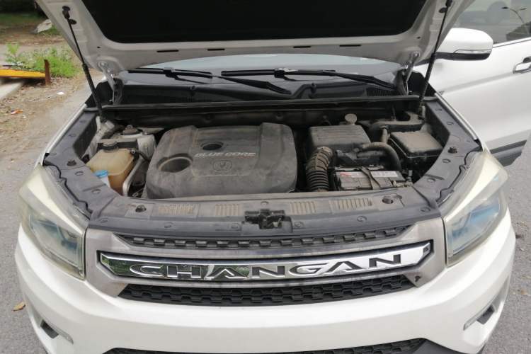 Used CHANGAN CS75 2017 Shangkui Edition 1.5T Automatic Fengxiang Model Engine Bay