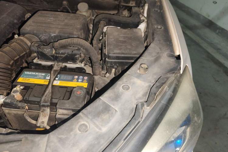 Used CHANGAN CS75 2017 Shangkui Edition 1.5T Manual Fengxiang Model Engine Bay Left