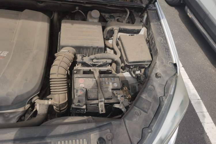 Used CHANGAN CS75 2017 Shangkui Edition 1.5T Automatic Fengling Model Engine Bay Left