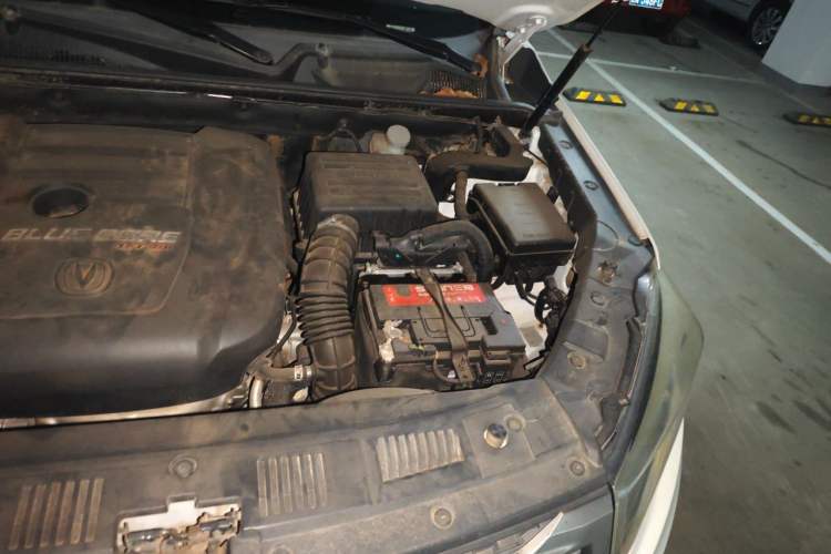 Used CHANGAN CS75 2017 Shangkui Edition 1.5T Manual Fengxiang Model Engine Bay Left