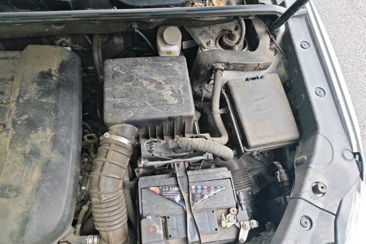 Used CHANGAN CS75 2017 Shangkui Edition 1.5T Automatic Fengyue Model Engine Bay Left