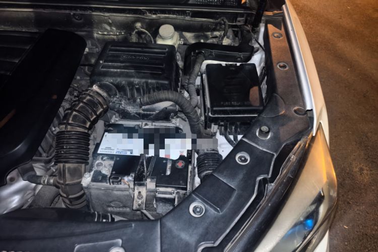 Used CHANGAN CS75 2017 Shangkui Edition 1.5T Manual Fengxiang Model Engine Bay Left