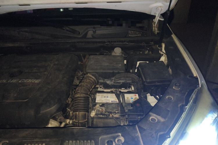 Used CHANGAN CS75 2017 Shangku Edition 1.5T Manual ZhiXiang Model Engine Bay Left