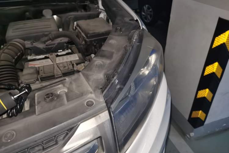 Used CHANGAN CS75 2017 Shangkui Edition 1.5T Automatic Fengxiang Model Engine Bay Left